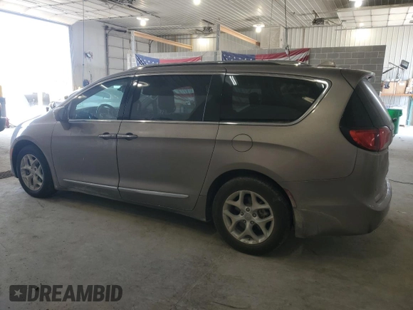 2017 Chrysler Pacifica Touring L Plus с VIN 2C4RC1EG4HR637842, выставлен на аукционе Copart как лот 56588475 с пробегом 208 821 миль миль и Списание • Salvage title. История ставок и продаж доступна на DreamBid. Изображение 2.