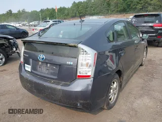 2010 Toyota Prius II z VIN JTDKN3DU7A0227177, wystawiony jako IAAI lot #42414563 z przebiegiem 291 188 mil mil oraz . Historia ofert i sprzedaży dostępna na DreamBid. Obrazek 4.