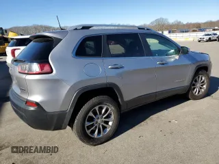 2019 Jeep Cherokee Latitude Plus with VIN 1C4PJMLB5KD195394, listed as a Copart auction lot 43544405 with 61,513 mi miles and Clean Title. Bid and sale history available at carsss.com. Image 3.