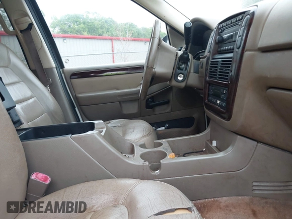 2003 Ford Explorer z VIN 1FMDU65K43ZB00746, wystawiony jako IAAI lot #41808761 z przebiegiem 219 898 mil mil oraz . Historia ofert i sprzedaży dostępna na DreamBid. Obrazek 5.