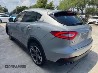 2017 Maserati Levante S z VIN ZN661YUA0HX212004, wystawiony jako Copart lot #59280585 z przebiegiem 59 128 mil mil oraz Szkody całkowita. Historia ofert i sprzedaży dostępna na DreamBid. Obrazek 2.
