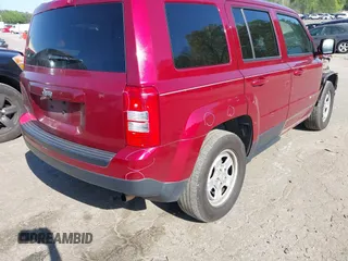 2017 Jeep Patriot Sport with VIN 1C4NJPBB8HD103682, listed as a IAAI auction lot 42001898 with 204,000 mi miles. Bid and sale history available at carsss.com. Image 19.
