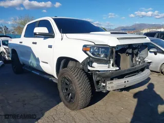 2019 Toyota Tundra 4WD SR5 with VIN 5TFDY5F11KX849569, listed as a IAAI auction lot 41754900 with 39,417 mi miles. Bid and sale history available at carsss.com. Image 1.