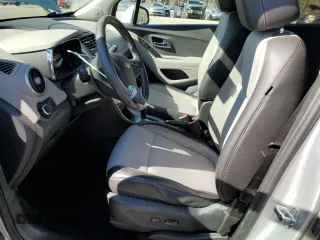 2016 Chevrolet Trax LT z VIN 3GNCJLSB1GL202618, wystawiony jako Copart lot #50029245 z przebiegiem 112 115 mil mil oraz Czysty tytuł • Clean title. Historia ofert i sprzedaży dostępna na DreamBid. Obrazek 7.