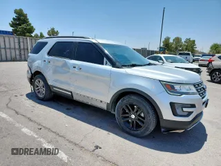2017 Ford Explorer XLT with VIN 1FM5K7D84HGD05878, listed as a Copart auction lot 58927695 with 117,559 mi miles and Salvage title. Bid and sale history available at DreamBid. Image 4.
