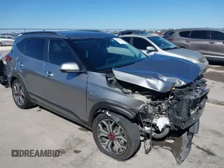 2021 Kia Seltos SX with VIN KNDETCA22M7058882, listed as a IAAI auction lot 41766188 with 43,630 mi miles. Bid and sale history available at carsss.com. Image 1.