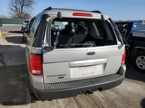 2003 Ford Explorer XLT with VIN 1FMZU73KX3ZA66343, listed as a Copart auction lot 42729383 with 209,117 mi miles and Non Repairable. Bid and sale history available at carsss.com. Image 6.