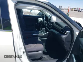 2021 Toyota Highlander L z VIN 5TDZZRAH1MS071300, wystawiony jako IAAI lot #42151244 z przebiegiem 32 780 mil mil oraz . Historia ofert i sprzedaży dostępna na DreamBid. Obrazek 5.