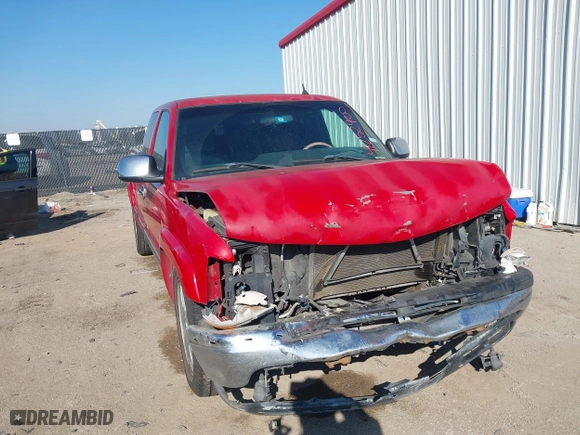 2001 Chevrolet Silverado 1500 LT with VIN 2GCEC19T911251766, listed as a IAAI auction lot 41252900 with 200,609 mi miles. Bid and sale history available at carsss.com. Image 1.