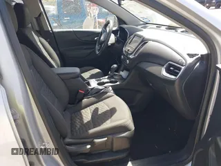 2020 Chevrolet Equinox LT with VIN 2GNAXUEV8L6165776, listed as a IAAI auction lot 41712136 with 132,479 mi miles. Bid and sale history available at carsss.com. Image 5.