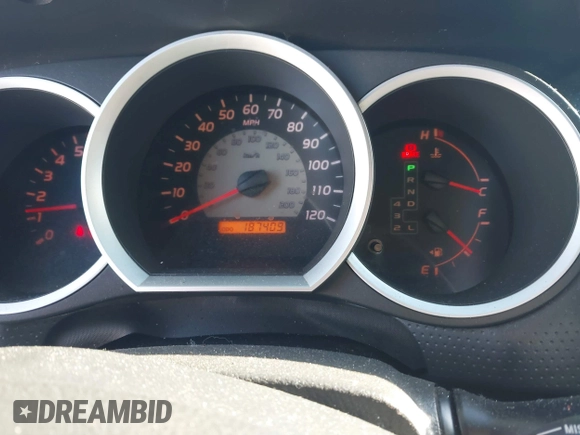 2006 Toyota Tacoma PreRunner z VIN 5TETU62N36Z173176, wystawiony jako IAAI lot #41697046 z przebiegiem 187 409 mil mil oraz . Historia ofert i sprzedaży dostępna na DreamBid. Obrazek 7.