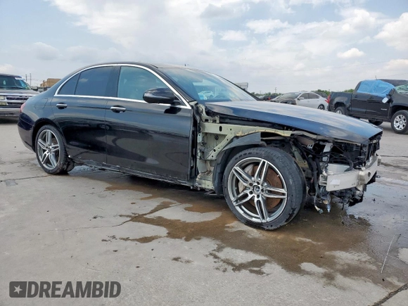 2019 Mercedes-Benz E-Class E 300 with VIN WDDZF4JB8KA587807, listed as a Copart auction lot 51324935 with 96,527 mi miles and Clean Title. Bid and sale history available at carsss.com. Image 4.