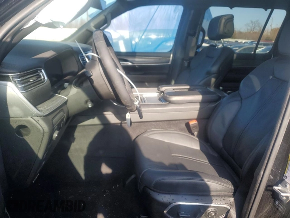 2024 Jeep Wagoneer Series II with VIN 1C4SJVBP2RS118534, listed as a Copart auction lot 85228864 with 13,695 mi miles and Salvage title. Bid and sale history available at DreamBid. Image 7.