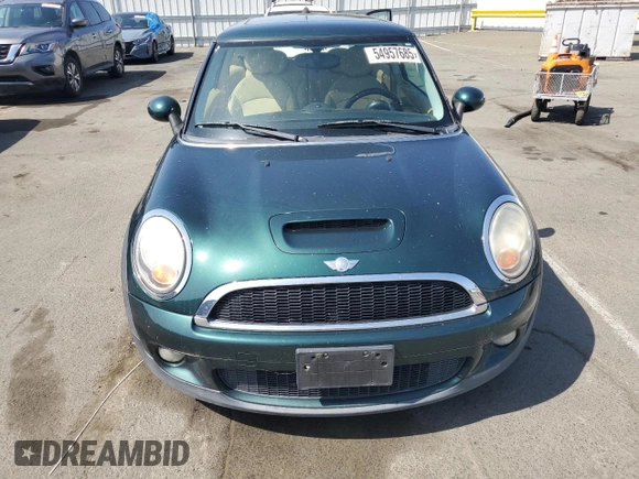 2009 MINI Hardtop S with VIN WMWMF73539TW85698, listed as a Copart auction lot 54957685 with 98,429 mi miles and Clean Title. Bid and sale history available at DreamBid. Image 5.
