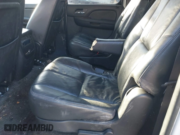 2008 GMC Yukon XL SLT 4SB z VIN 1GKFK16398J194470, wystawiony jako IAAI lot #41506702 z przebiegiem 206 147 mil mil oraz . Historia ofert i sprzedaży dostępna na DreamBid. Obrazek 8.