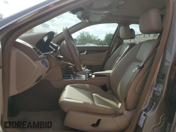 2008 Mercedes-Benz C 300 Sport с VIN WDDGF54X98F052663, выставлен на аукционе Copart как лот 60265725 с пробегом 82 912 миль миль и Списание • Salvage title. История ставок и продаж доступна на DreamBid. Изображение 7.