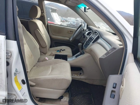 2004 Toyota Highlander with VIN JTEEP21A240036598, listed as a IAAI auction lot 41696106 with 145,242 mi miles. Bid and sale history available at carsss.com. Image 5.