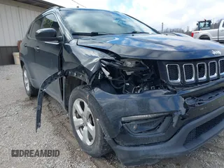 2017 Jeep Compass Latitude with VIN 3C4NJDBB6HT666092, listed as a IAAI auction lot 41199349 with 101,190 mi miles. Bid and sale history available at carsss.com. Image 6.