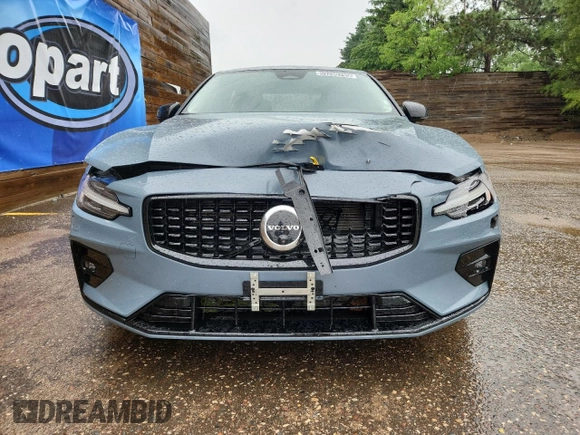 2024 Volvo S60 Plus Dark Theme z VIN 7JRL12TL4RG280801, wystawiony jako Copart lot #59200795 z przebiegiem 29 046 mil mil oraz Czysty tytuł • Clean title. Historia ofert i sprzedaży dostępna na DreamBid. Obrazek 5.
