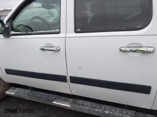 2008 Chevrolet Silverado 1500 LTZ with VIN 2GCEK133681127301, listed as a IAAI auction lot 41296503 with 174,024 mi miles. Bid and sale history available at carsss.com. Image 14.