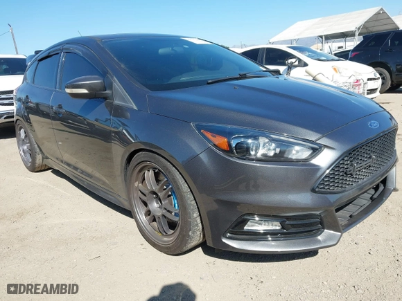 2017 Ford Focus ST with VIN 1FADP3L95HL303879, listed as a IAAI auction lot 41637468 with 92,593 mi miles. Bid and sale history available at carsss.com. Image 1.