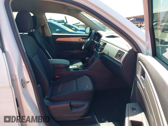 2018 Volkswagen Atlas S with VIN 1V2AP2CA1JC565274, listed as a IAAI auction lot 41686934 with 68,289 mi miles and . Bid and sale history available at DreamBid. Image 5.