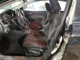 2013 Dodge Dart SXT z VIN 1C3CDFBA7DD289360, wystawiony jako Copart lot #58164025 z przebiegiem 113 736 mil mil oraz Szkoda całkowita • Salvage title. Historia ofert i sprzedaży dostępna na DreamBid. Obrazek 7.