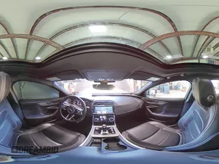 2020 Jaguar XE R-Dynamic S z VIN SAJAT4GX4LCP58076, wystawiony jako Copart lot #48547715 z przebiegiem 42 275 mil mil oraz Szkody całkowita. Historia ofert i sprzedaży dostępna na DreamBid. Obrazek 14.