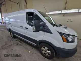 2019 Ford Transit z VIN 1FTYR1YG8KKB48131, wystawiony jako IAAI lot #42624631 z przebiegiem 115 298 mil mil oraz . Historia ofert i sprzedaży dostępna na DreamBid. Obrazek 2.