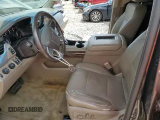 2015 GMC Yukon XL SLT z VIN 1GKS2HKC5FR121589, wystawiony jako Copart lot #57199505 z przebiegiem 200 753 mil mil oraz Szkoda całkowita • Salvage title. Historia ofert i sprzedaży dostępna na DreamBid. Obrazek 7.