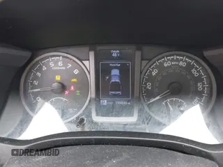 2017 Toyota Tacoma SR5 with VIN 3TMCZ5AN3HM113332, listed as a IAAI auction lot 41757467 with 199,846 mi miles. Bid and sale history available at carsss.com. Image 7.