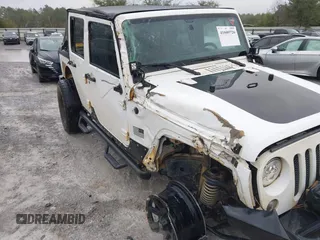 2014 Jeep Wrangler Unlimited Sahara with VIN 1C4BJWEG0EL151473, listed as a IAAI auction lot 41600726 with 119,057 mi miles. Bid and sale history available at carsss.com. Image 6.