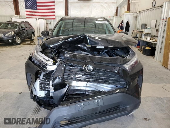 2022 Toyota RAV4 XLE with VIN 2T3P1RFV5NW308979, listed as a Copart auction lot 60346855 with 27,626 mi miles and Salvage title. Bid and sale history available at DreamBid. Image 5.