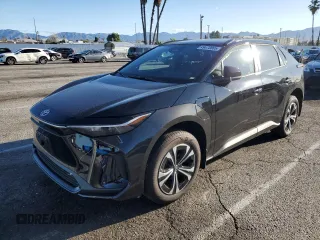 2024 Toyota bZ4X XLE z VIN JTMAAAAA6RA038032, wystawiony jako Copart lot #49470865 z przebiegiem 2 294 mil mil oraz Szkoda całkowita • Salvage title. Historia ofert i sprzedaży dostępna na DreamBid. Obrazek 1.