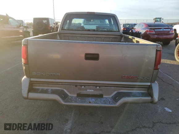 1997 GMC Sonoma SLS with VIN 1GTCS19X0V8510886, listed as a Copart auction lot 85332554 with 88,447 mi miles and Salvage Title. Bid and sale history available at carsss.com. Image 6.
