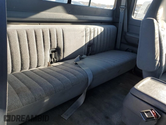 1992 Ford F-250 с VIN 1FTHX26G8NKB92391, выставлен на аукционе Copart как лот 42746455 с пробегом 191 244 миль миль и Чистый • Clean title. История ставок и продаж доступна на DreamBid. Изображение 10.