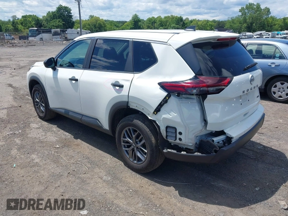 2024 Nissan Rogue S z VIN 5N1BT3AB7RC670251, wystawiony jako IAAI lot #42537291 z przebiegiem 37 019 mil mil oraz . Historia ofert i sprzedaży dostępna na DreamBid. Obrazek 3.