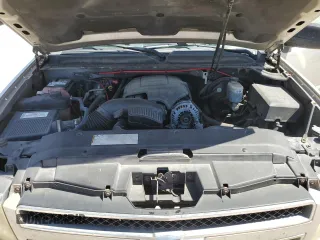 2008 Chevrolet Avalanche LS z VIN 3GNEC12J58G258506, wystawiony jako Copart lot #49299675 z przebiegiem 142 056 mil mil oraz Szkoda całkowita • Salvage title. Historia ofert i sprzedaży dostępna na DreamBid. Obrazek 13.