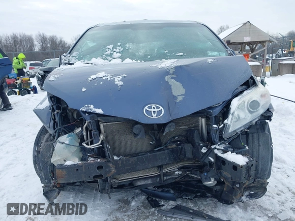 2017 Toyota Sienna XLE with VIN 5TDDZ3DC3HS154966, listed as a IAAI auction lot 41523393 with 141,365 mi miles and . Bid and sale history available at DreamBid. Image 6.