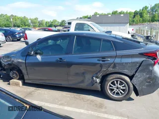 2022 Toyota Prius L Eco z VIN JTDKAMFU5N3188480, wystawiony jako IAAI lot #42146176 z przebiegiem 35 554 mil mil oraz . Historia ofert i sprzedaży dostępna na DreamBid. Obrazek 15.