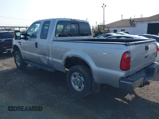 2010 Ford F-250 XL z VIN 1FTSX2B52AEA96467, wystawiony jako IAAI lot #42087062 z przebiegiem 112 959 mil mil oraz . Historia ofert i sprzedaży dostępna na DreamBid. Obrazek 3.