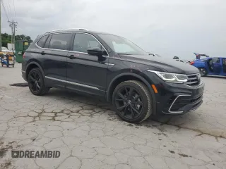 2024 Volkswagen Tiguan SEL R-Line z VIN 3VV4B7AX5RM104673, wystawiony jako Copart lot #56304905 z przebiegiem 9 167 mil mil oraz Czysty tytuł • Clean title. Historia ofert i sprzedaży dostępna na DreamBid. Obrazek 4.