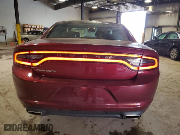 2020 Dodge Charger SXT z VIN 2C3CDXBG8LH156103, wystawiony jako Copart lot #53709475 z przebiegiem 76 917 mil mil oraz Szkoda całkowita • Salvage title. Historia ofert i sprzedaży dostępna na DreamBid. Obrazek 6.