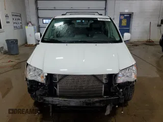 2016 Chrysler Town & Country Touring with VIN 2C4RC1BG5GR212763, listed as a Copart auction lot 89389035 with 178,547 mi miles and Salvage Title. Bid and sale history available at carsss.com. Image 5.