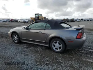 2001 Ford Mustang Deluxe with VIN 1FAFP44401F230975, listed as a Copart auction lot 45358645 with 189,402 mi miles and Salvage Title. Bid and sale history available at carsss.com. Image 2.