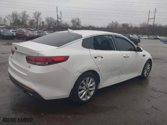 2018 Kia Optima LX with VIN 5XXGT4L32JG210702, listed as a IAAI auction lot 38385799 with 1 mi miles. Bid and sale history available at carsss.com. Image 6.