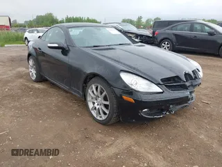2007 Mercedes-Benz SLK 350 z VIN WDBWK56F67F136085, wystawiony jako IAAI lot #42380601 z przebiegiem 112 246 mil mil oraz . Historia ofert i sprzedaży dostępna na DreamBid. Obrazek 1.