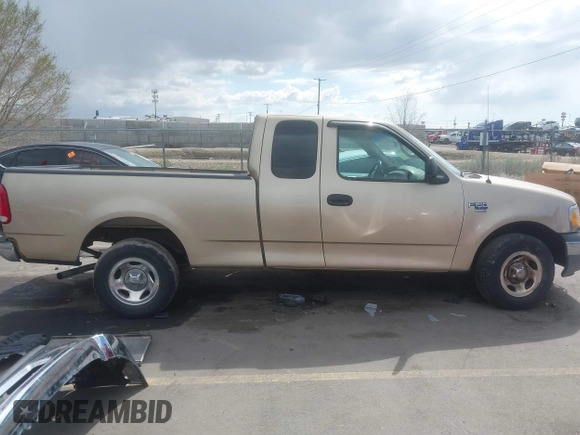 2000 Ford F-150 XL with VIN 1FTRX17W1YNB40253, listed as a IAAI auction lot 41959667 with 1 mi miles. Bid and sale history available at carsss.com. Image 13.