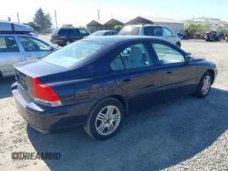 2006 Volvo S60 2.5L Turbo with VIN YV1RS592262505676, listed as a IAAI auction lot 42100182 with 139,714 mi miles. Bid and sale history available at carsss.com. Image 4.