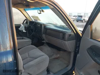 2003 Chevrolet Tahoe LS with VIN 1GNEC13V43R297842, listed as a IAAI auction lot 41653912 with 181,955 mi miles. Bid and sale history available at carsss.com. Image 5.
